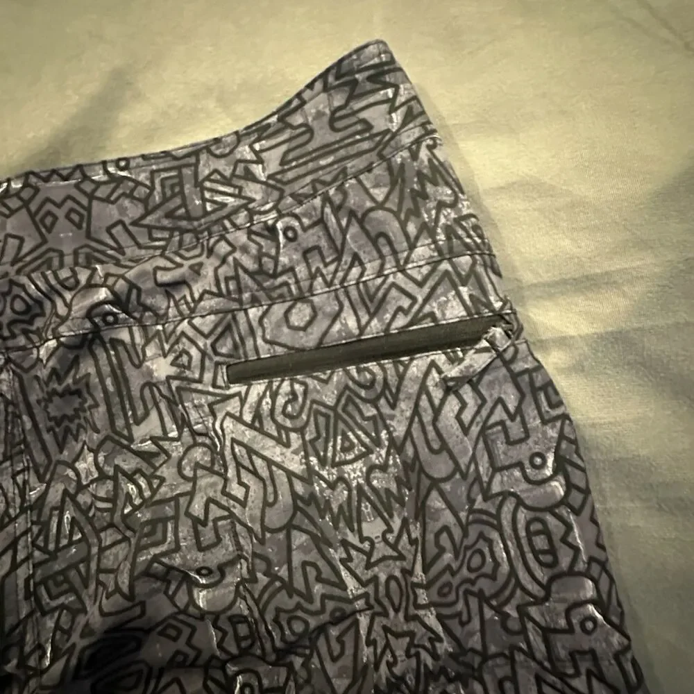 Under Armour Board Shorts Mens 38 Loose Geometric Heatgear Swim Black Gray